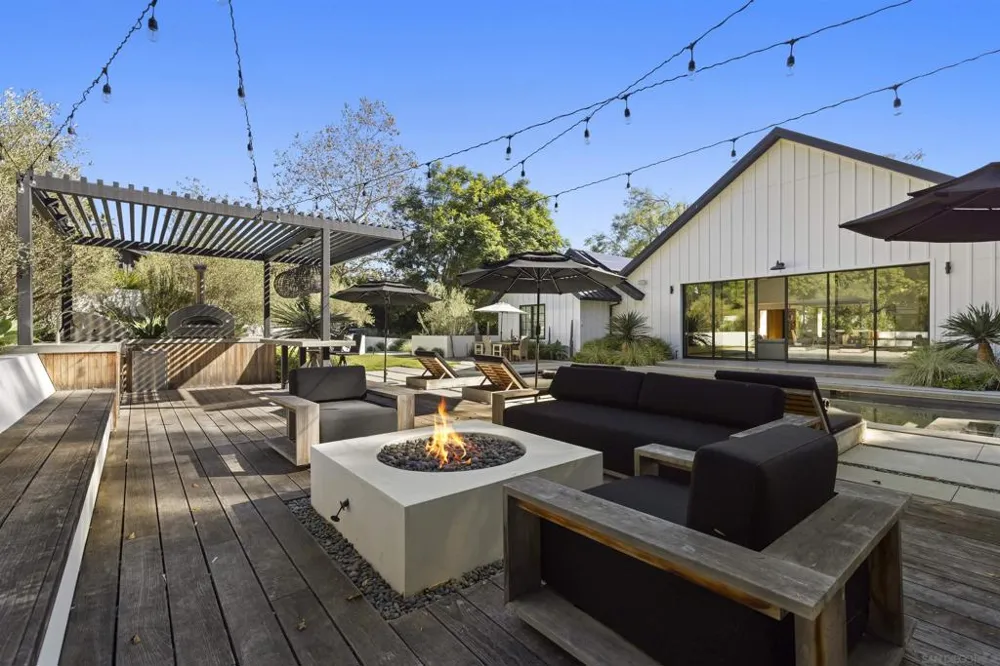 4874 Sun Valley Rd Del Mar, CA 92014