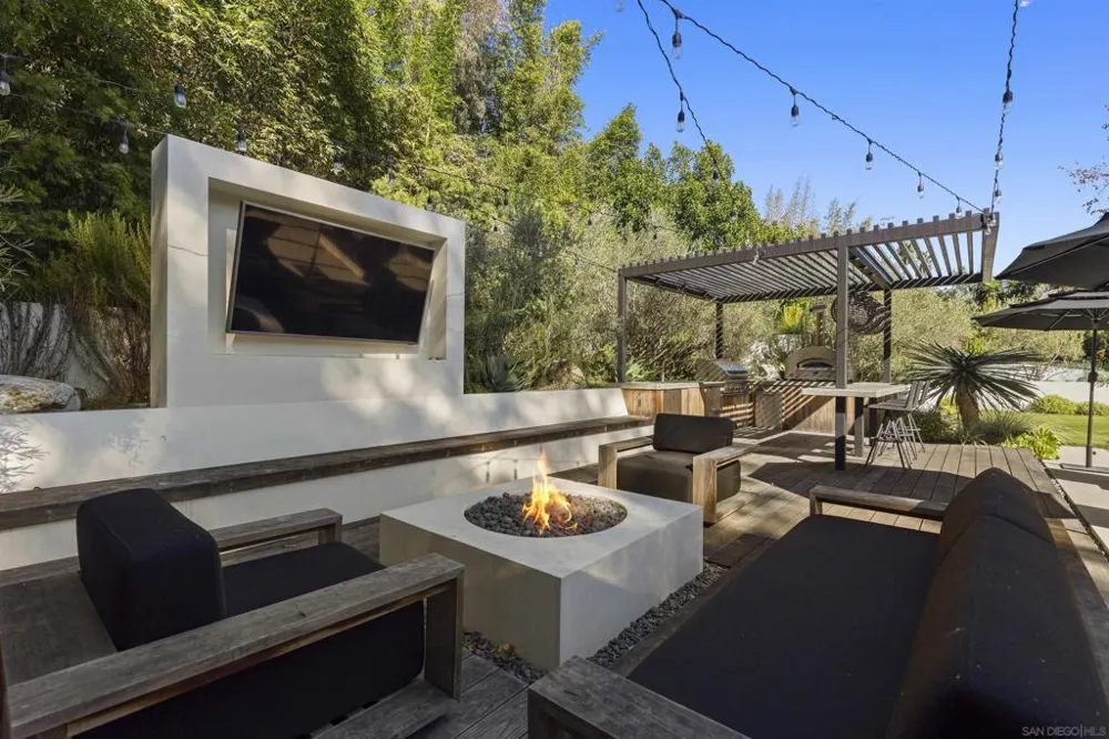 4874 Sun Valley Rd Del Mar, CA 92014