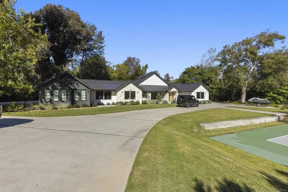 4874 Sun Valley Rd Del Mar, CA 92014