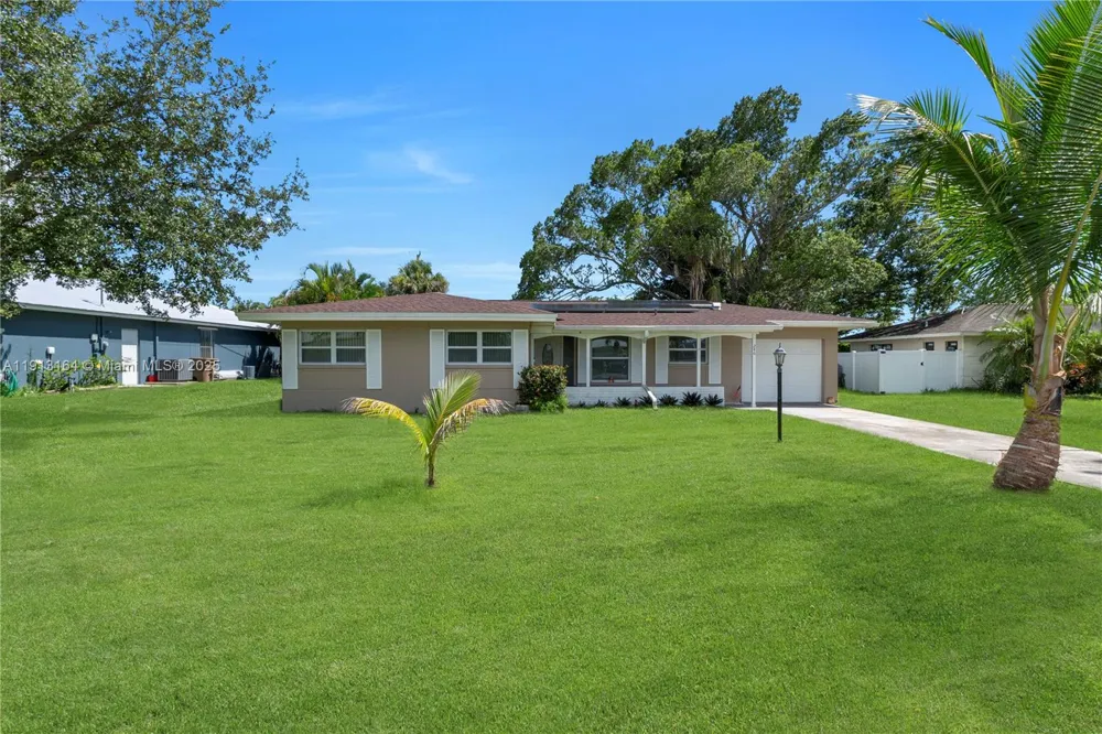 246 SE 44th st Cape Coral, FL 33904