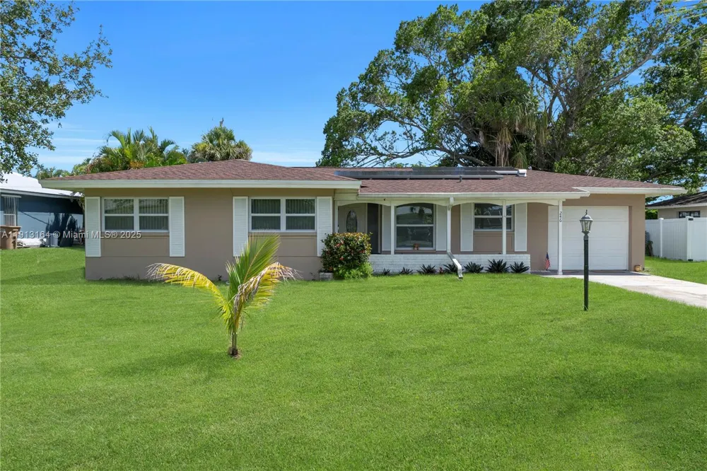 246 SE 44th st Cape Coral, FL 33904