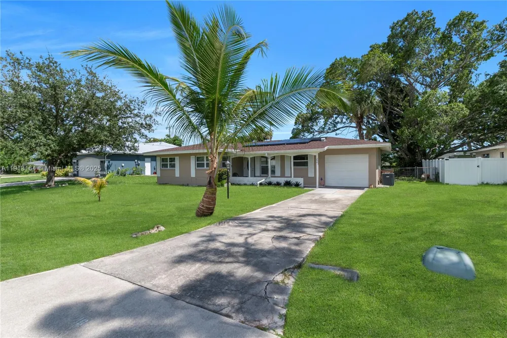 246 SE 44th st Cape Coral, FL 33904