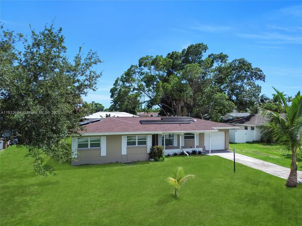 246 SE 44th st Cape Coral, FL 33904