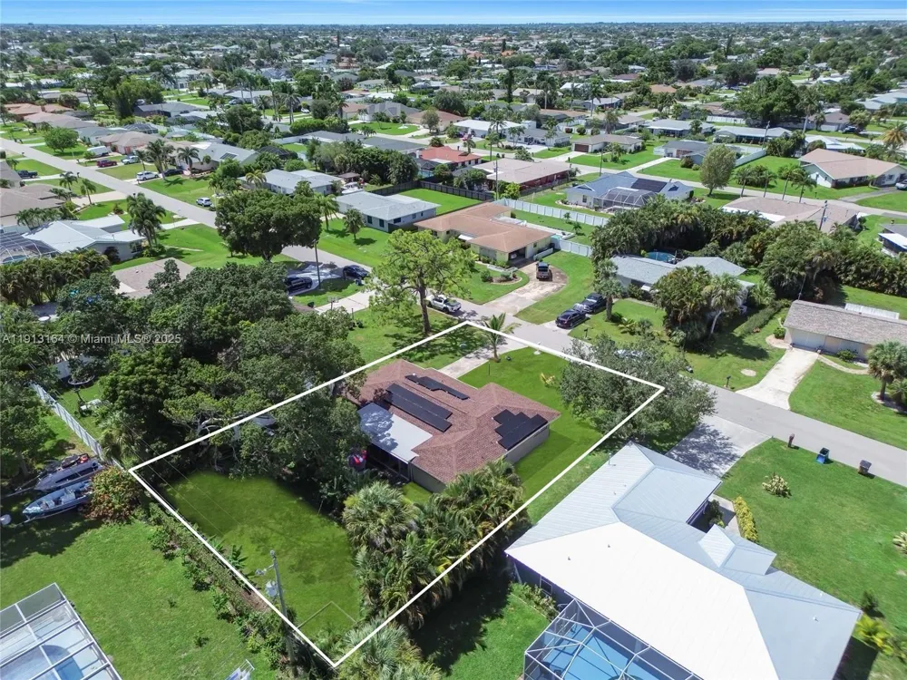 246 SE 44th st Cape Coral, FL 33904