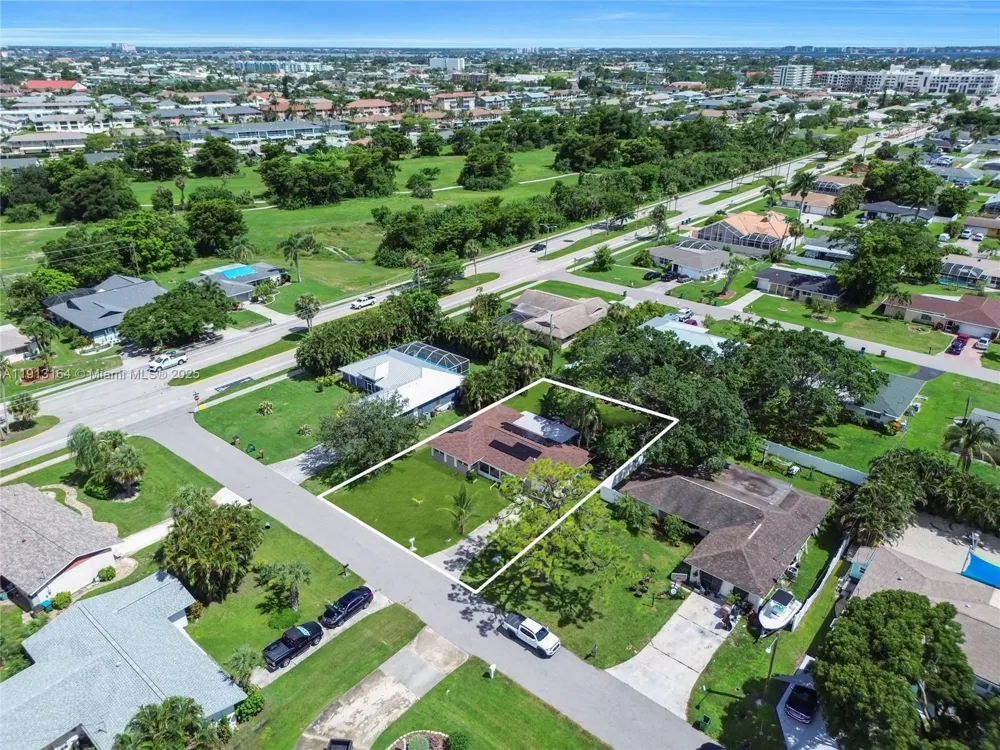 246 SE 44th st Cape Coral, FL 33904