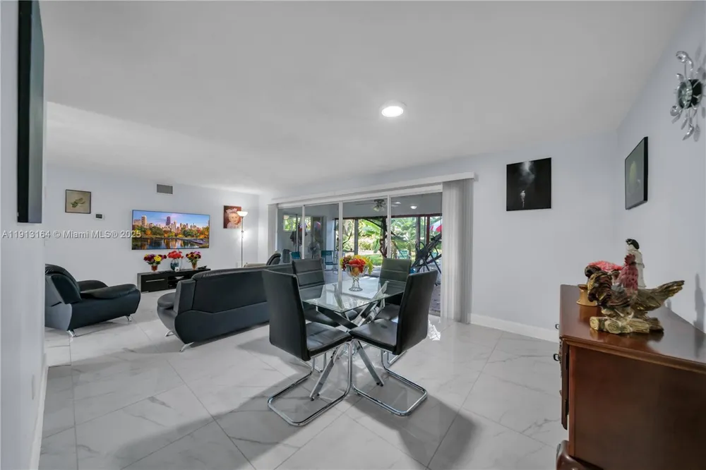 246 SE 44th st Cape Coral, FL 33904