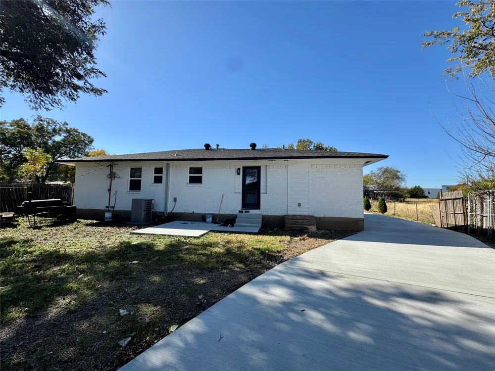 3824 Patman Street Lancaster, TX 75134