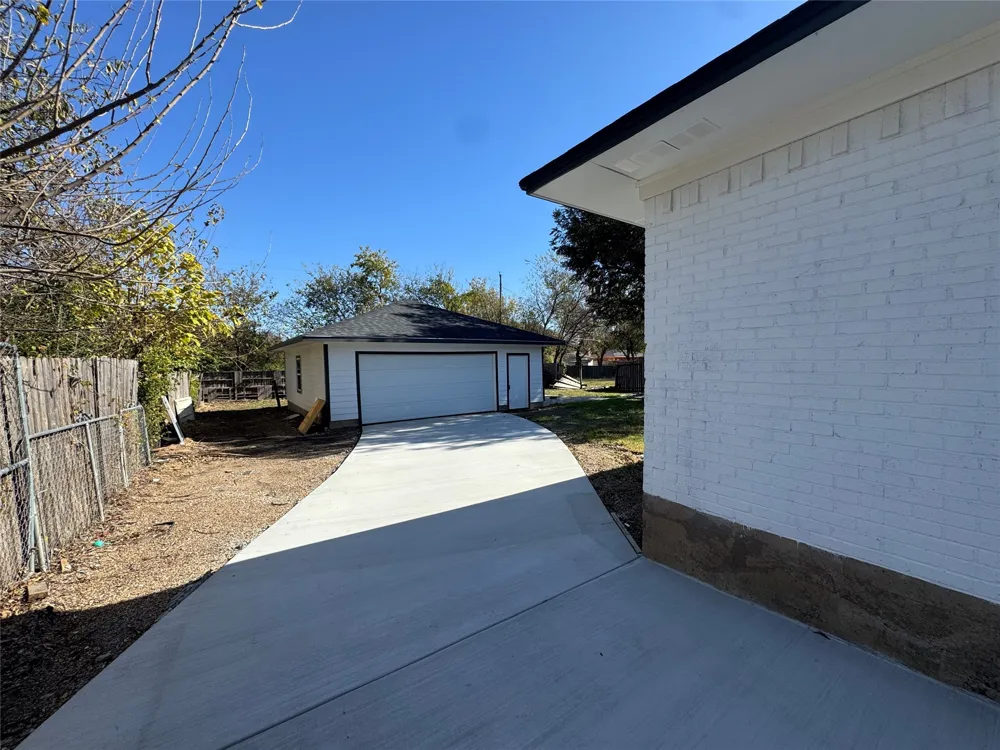 3824 Patman Street Lancaster, TX 75134
