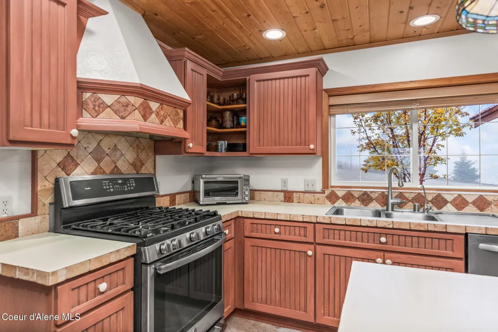 6584 E Burma Road Harrison, ID 83833