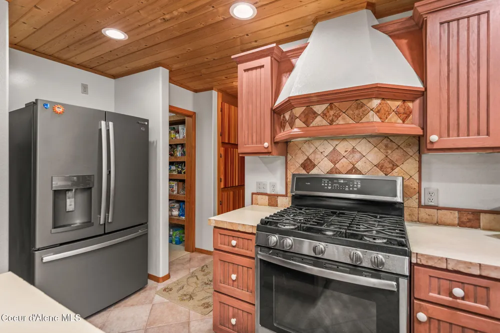 6584 E Burma Road Harrison, ID 83833