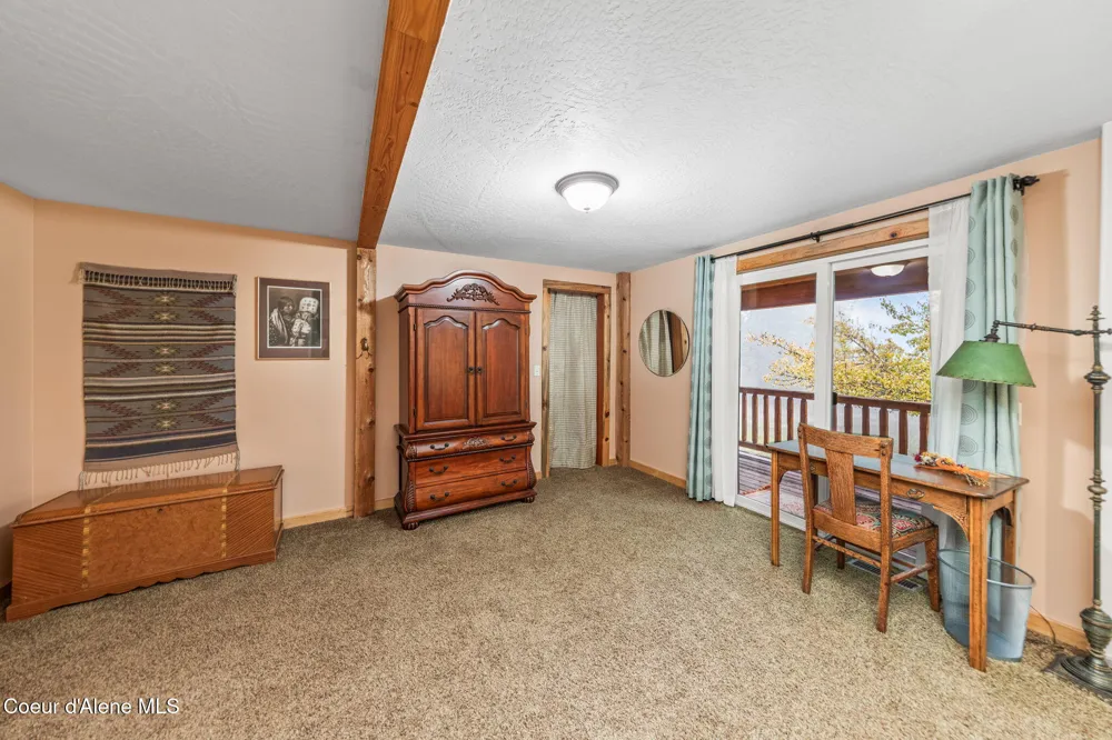 6584 E Burma Road Harrison, ID 83833