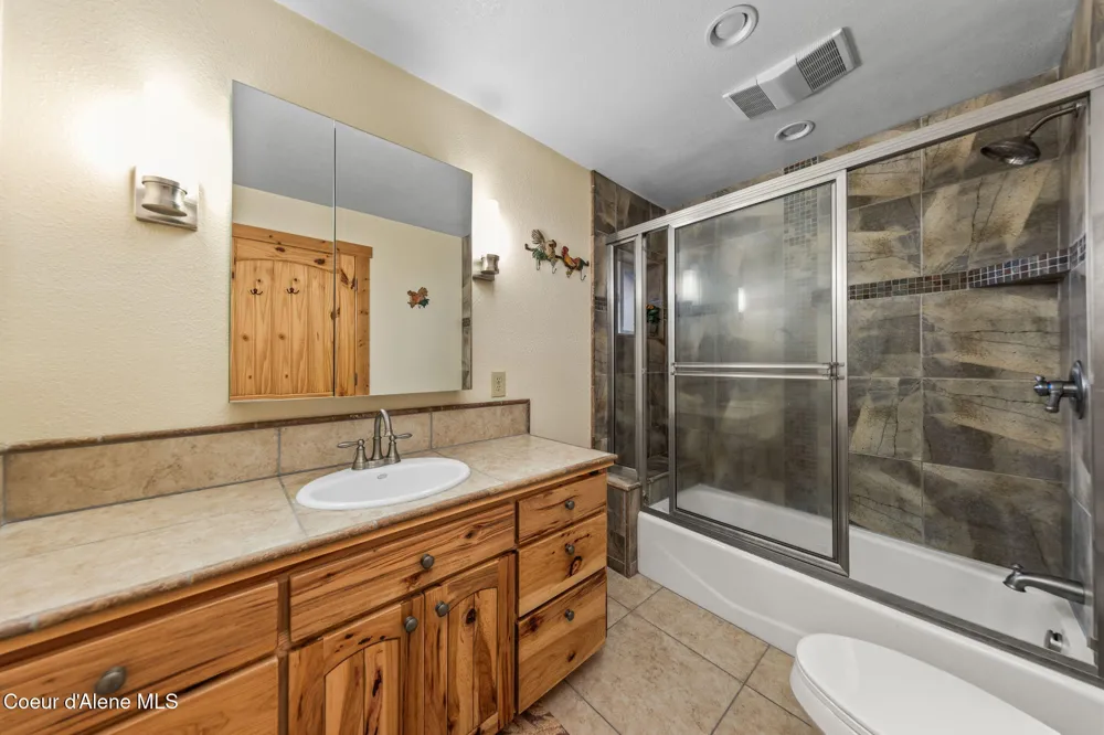 6584 E Burma Road Harrison, ID 83833
