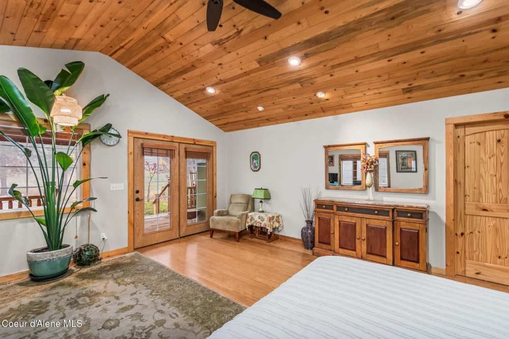 6584 E Burma Road Harrison, ID 83833