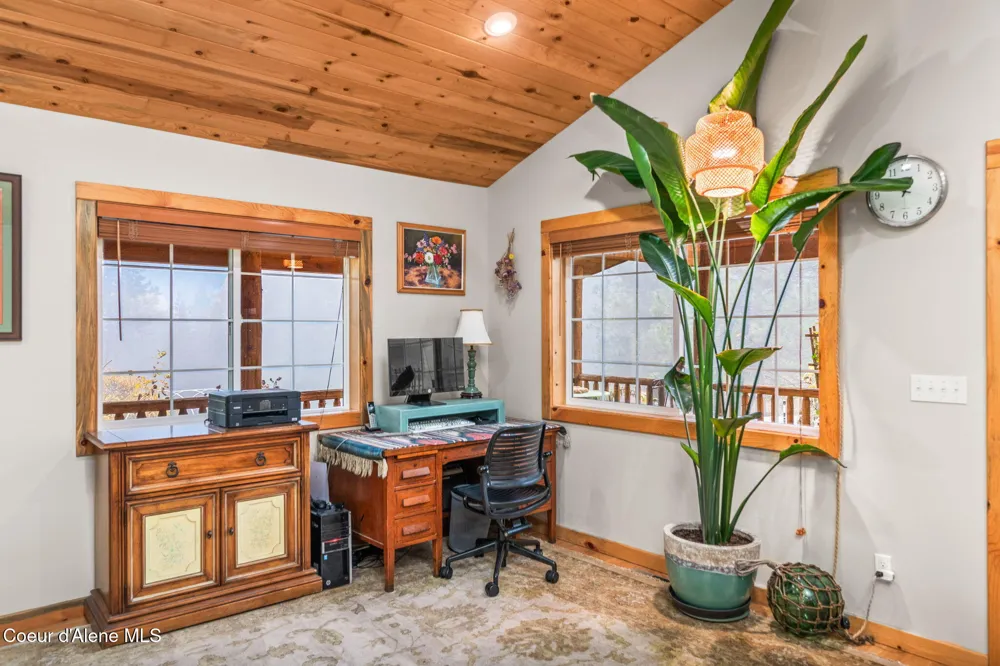 6584 E Burma Road Harrison, ID 83833