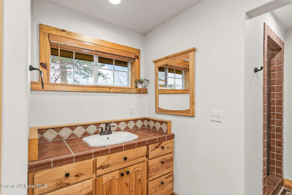 6584 E Burma Road Harrison, ID 83833
