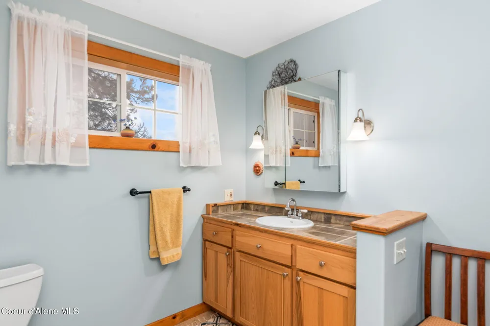 6584 E Burma Road Harrison, ID 83833