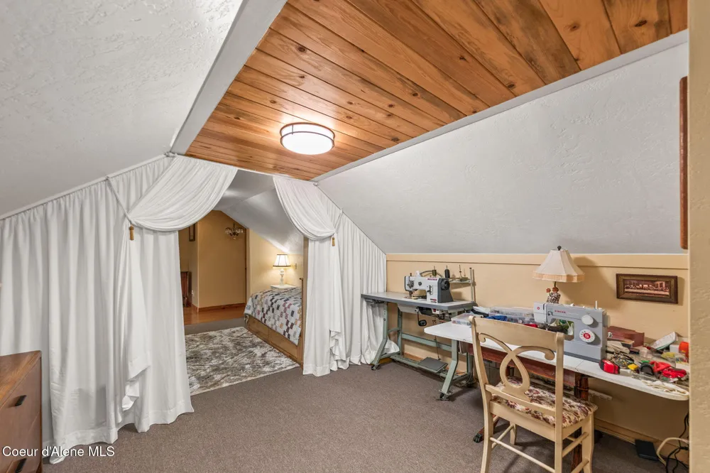 6584 E Burma Road Harrison, ID 83833