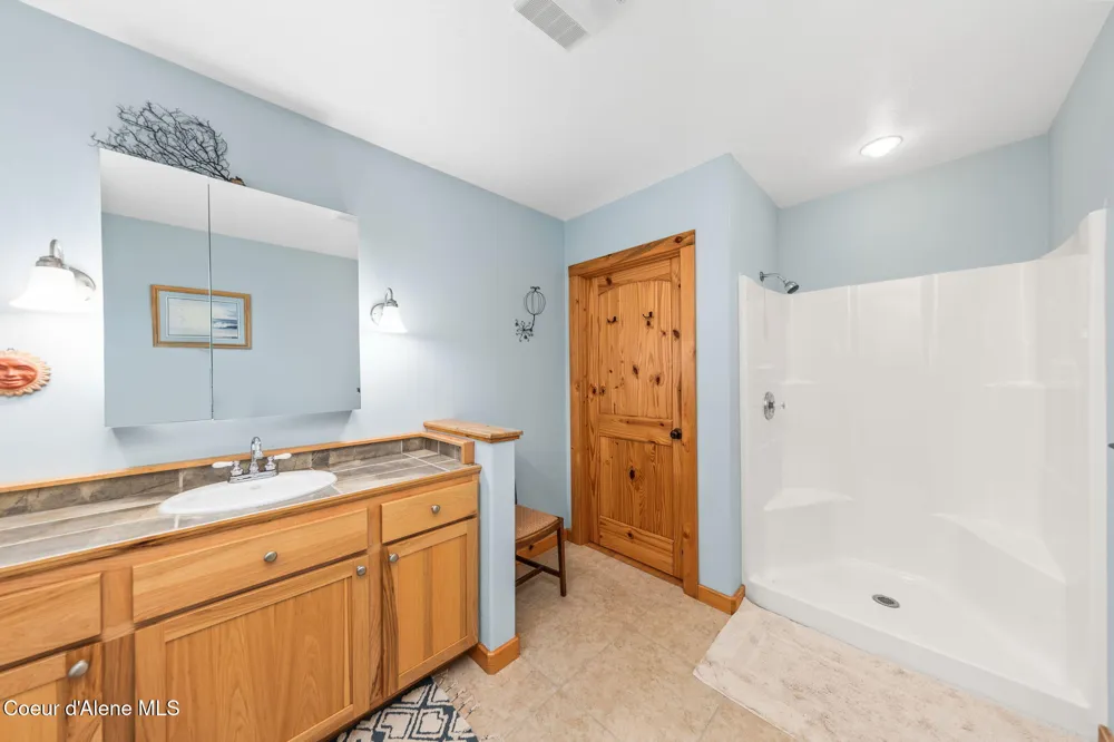 6584 E Burma Road Harrison, ID 83833