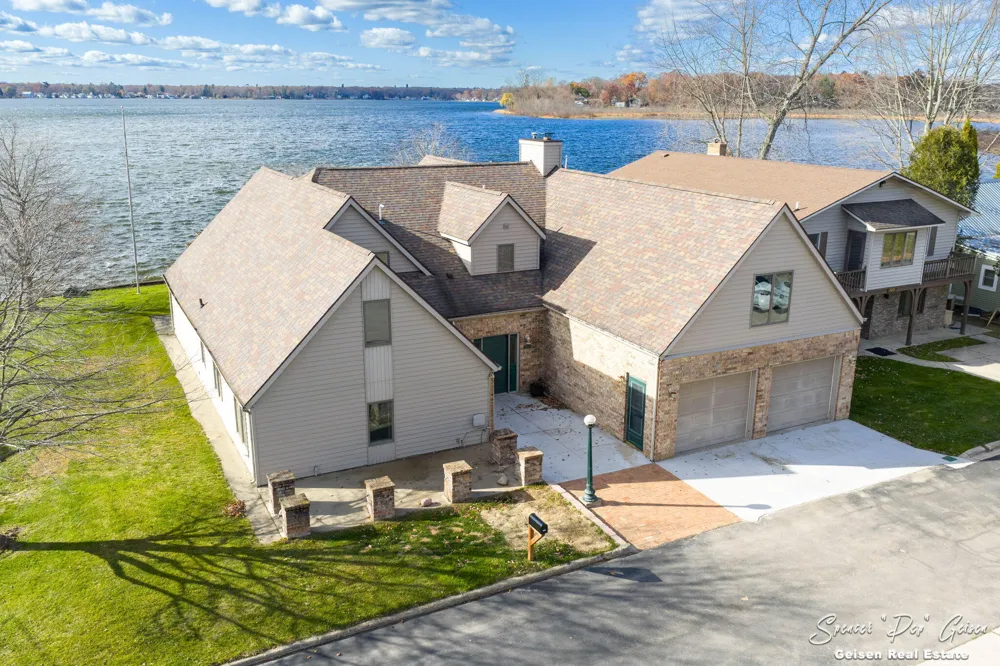 8591 Hidden Trail Orleans, MI 48865