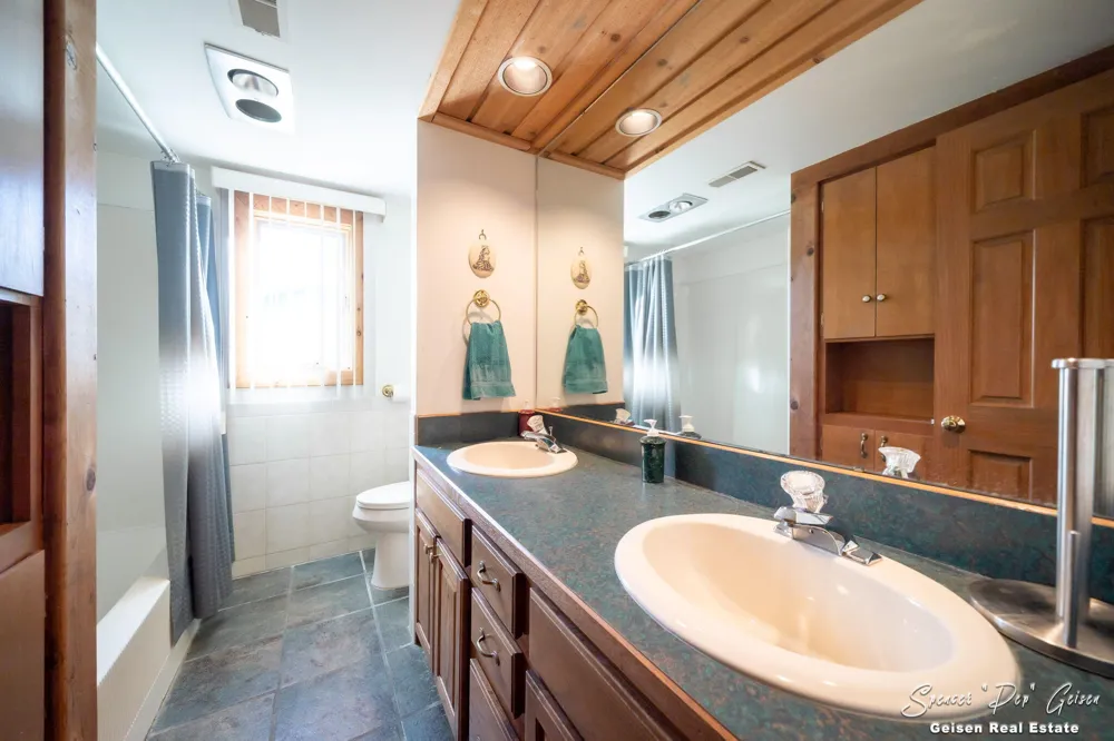 8591 Hidden Trail Orleans, MI 48865