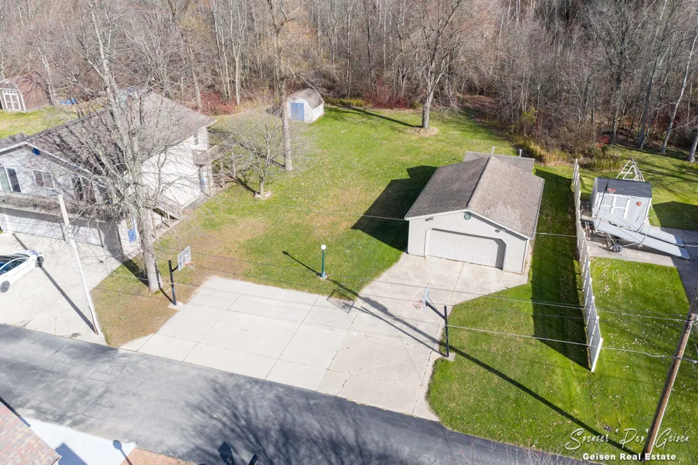 8591 Hidden Trail Orleans, MI 48865