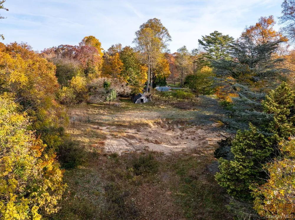 81 Old Broadway Avenue Sayville, NY 11782
