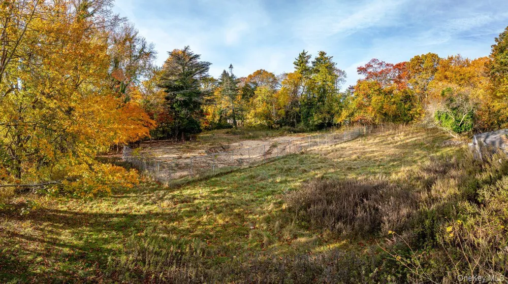 81 Old Broadway Avenue Sayville, NY 11782