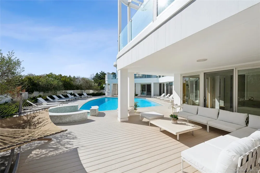 9 MITCHELL DUNES LANE Amagansett, NY 11930