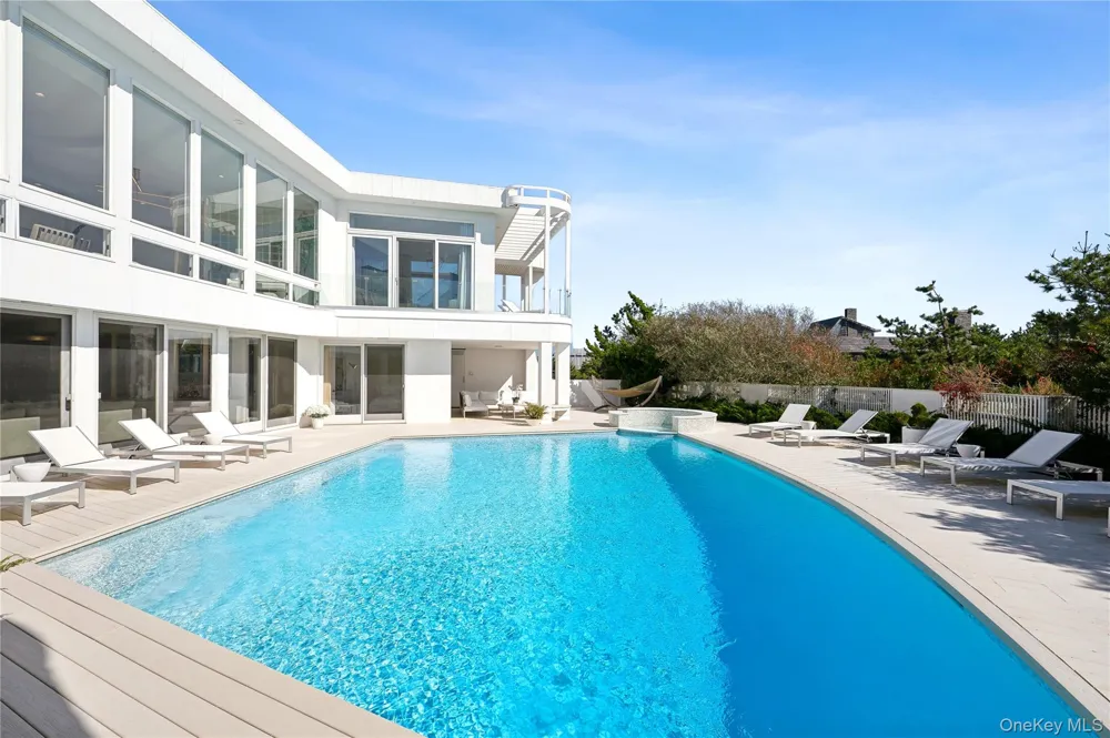 9 MITCHELL DUNES LANE Amagansett, NY 11930
