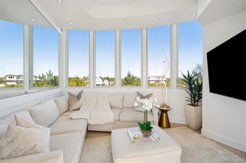 9 MITCHELL DUNES LANE Amagansett, NY 11930