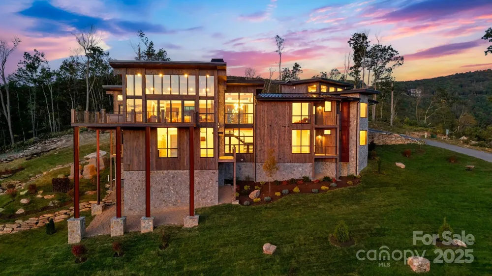 294 Silver Eagle Trail Banner Elk, NC 28604