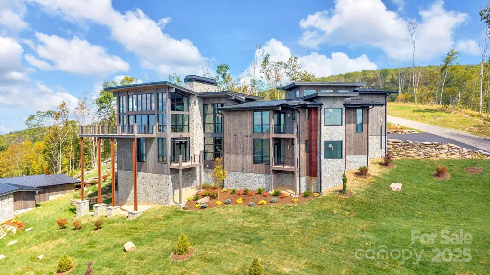 294 Silver Eagle Trail Banner Elk, NC 28604