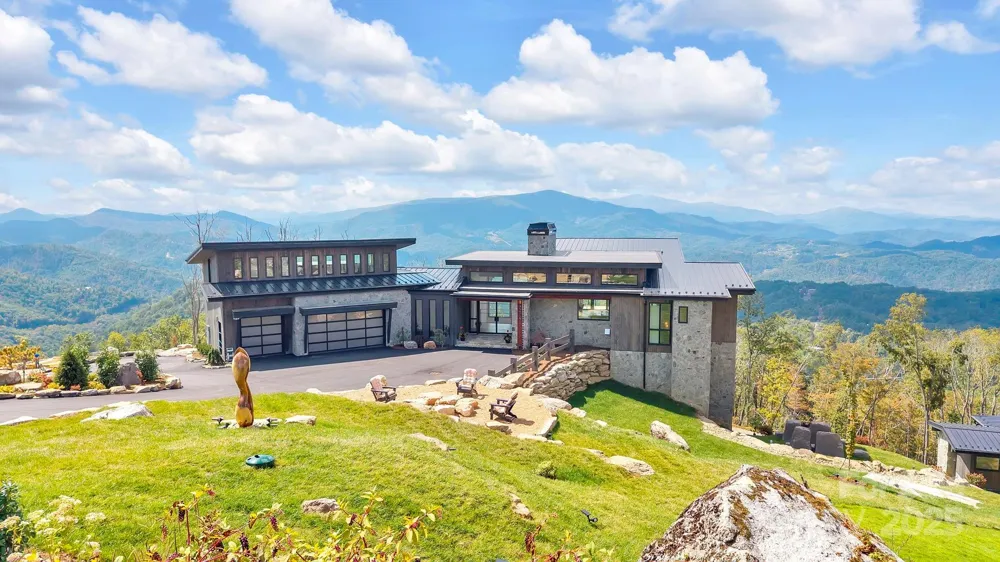 294 Silver Eagle Trail Banner Elk, NC 28604