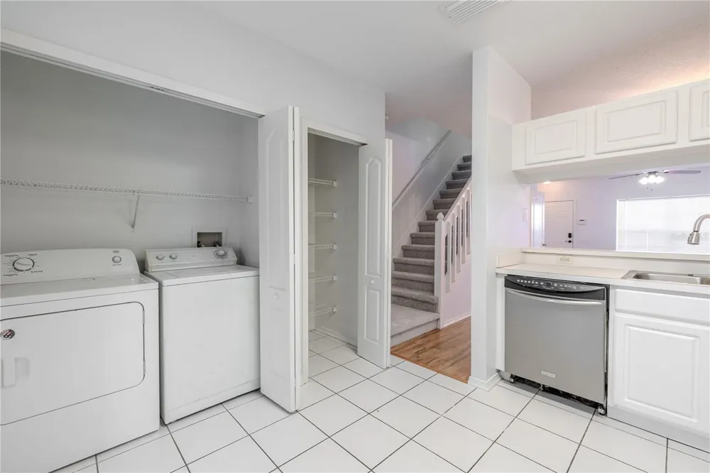 2432 LAKE WOODBERRY CIRCLE Brandon, FL 33510