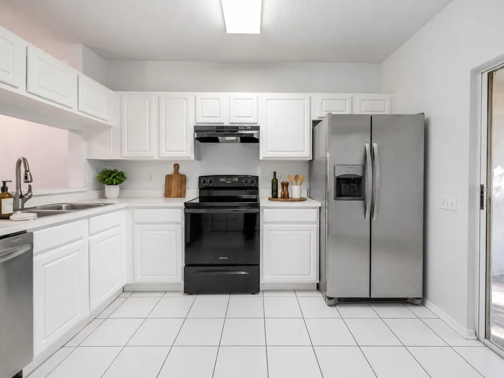 2432 LAKE WOODBERRY CIRCLE Brandon, FL 33510