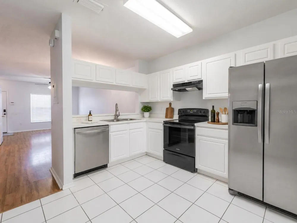 2432 LAKE WOODBERRY CIRCLE Brandon, FL 33510