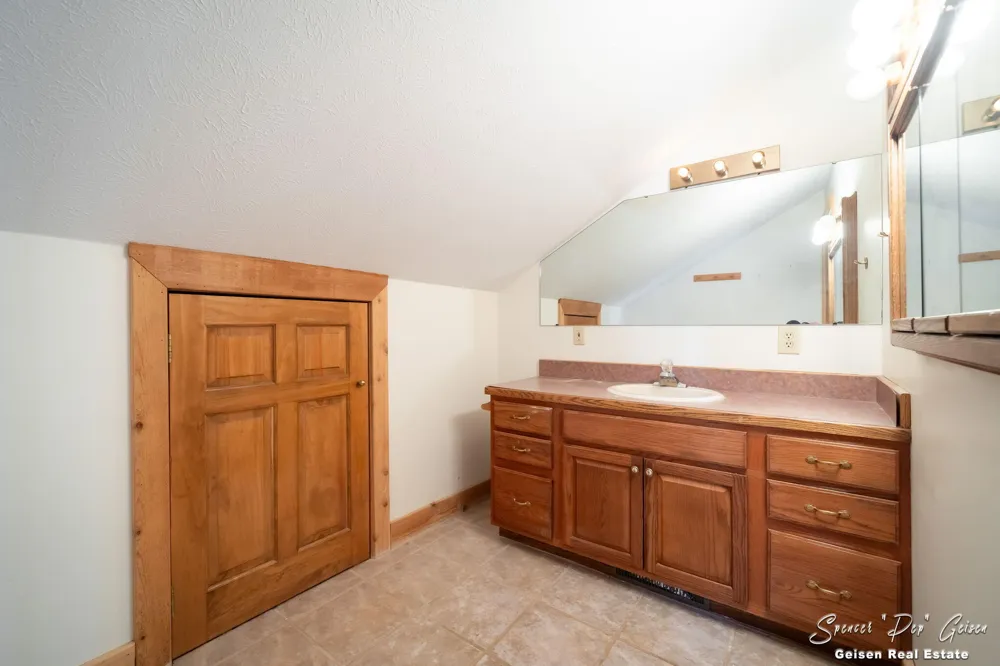 8591 Hidden Trail Orleans Township, MI 48865