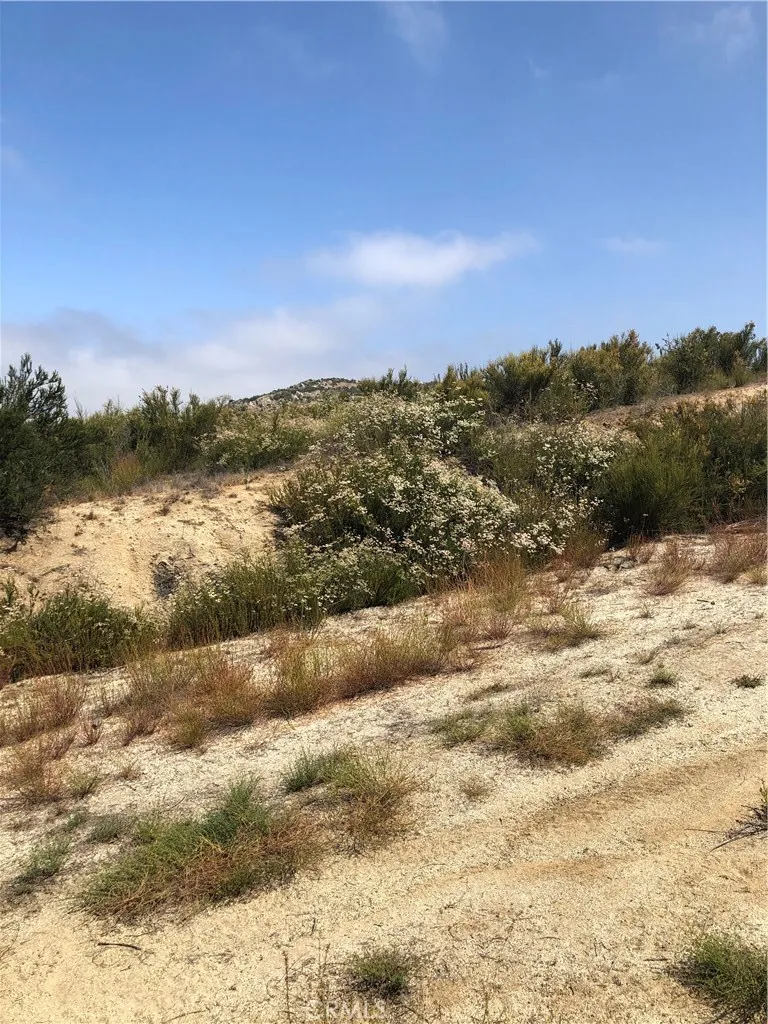 27 Rocky Knoll Road Hemet, CA 92544