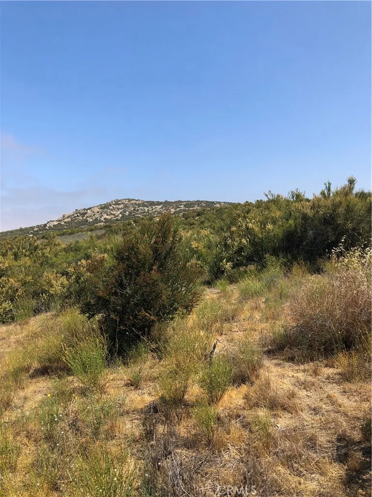 27 Rocky Knoll Road Hemet, CA 92544