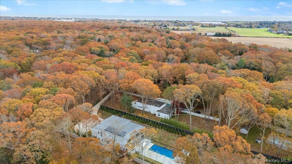 21 Westwood Road Wainscott, NY 11975