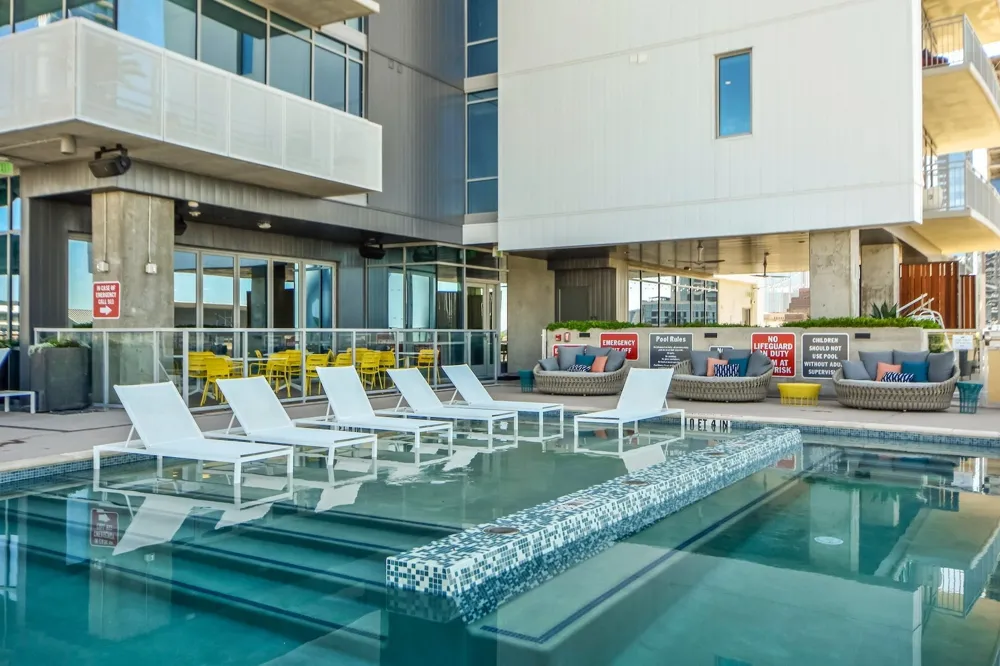 222 West Avenue #2201 Austin, TX 78701