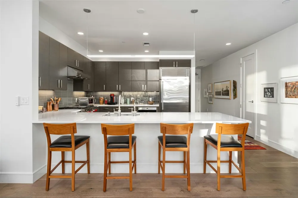 222 West Avenue #2201 Austin, TX 78701