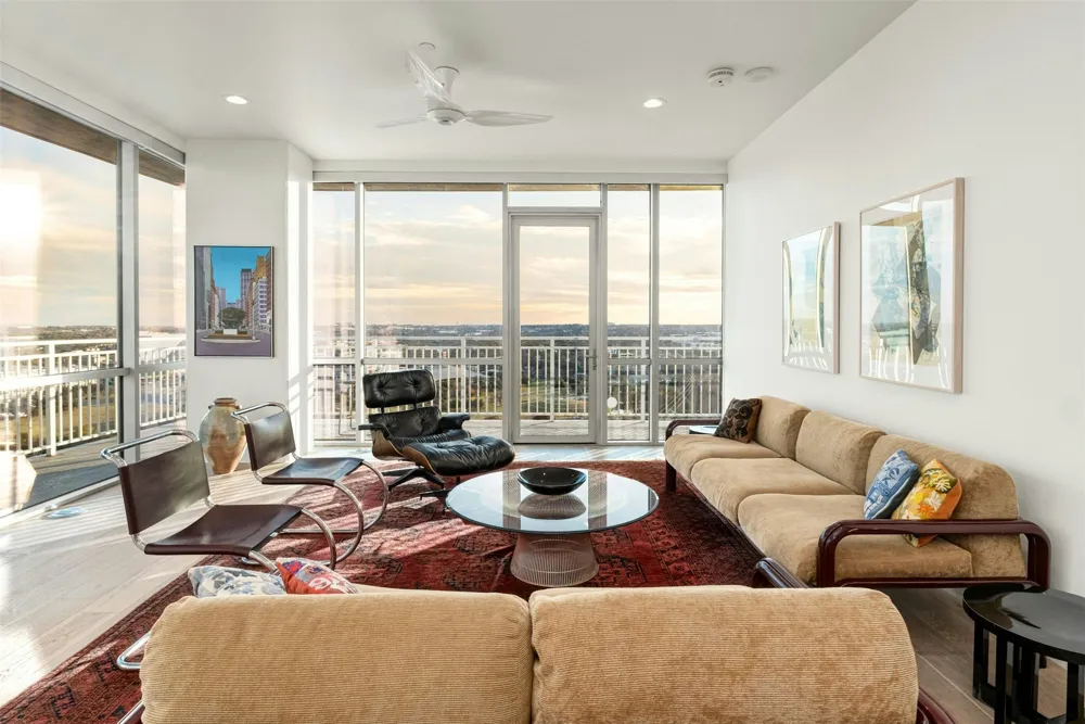 222 West Avenue #2201 Austin, TX 78701