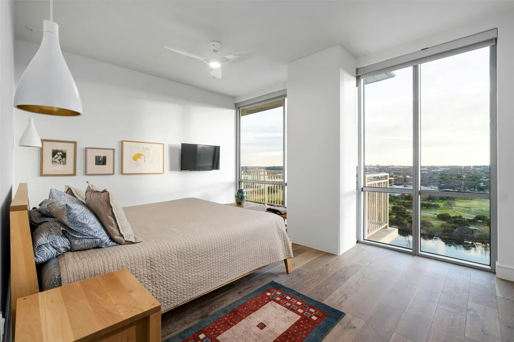 222 West Avenue #2201 Austin, TX 78701