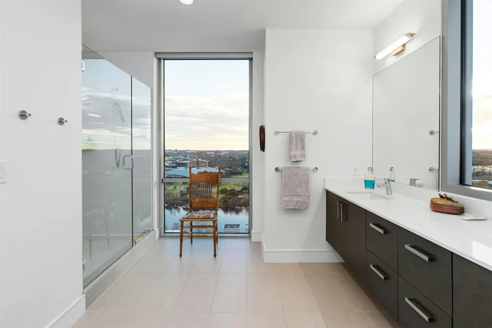 222 West Avenue #2201 Austin, TX 78701