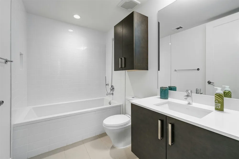 222 West Avenue #2201 Austin, TX 78701