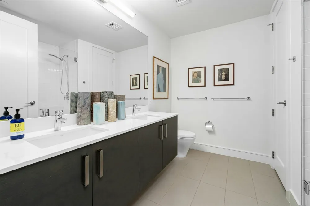 222 West Avenue #2201 Austin, TX 78701
