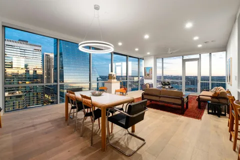 222 West Avenue #2201
