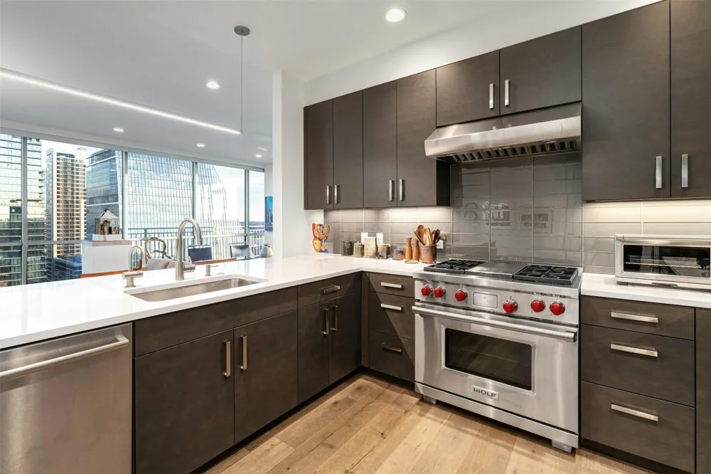 222 West Avenue #2201 Austin, TX 78701