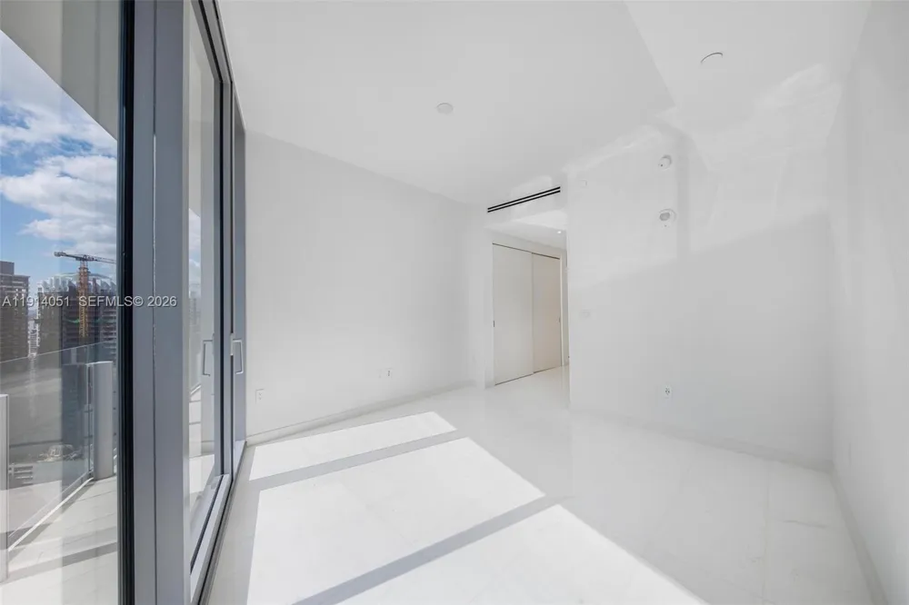300 Biscayne Boulevard Way #3506W Miami, FL 33131